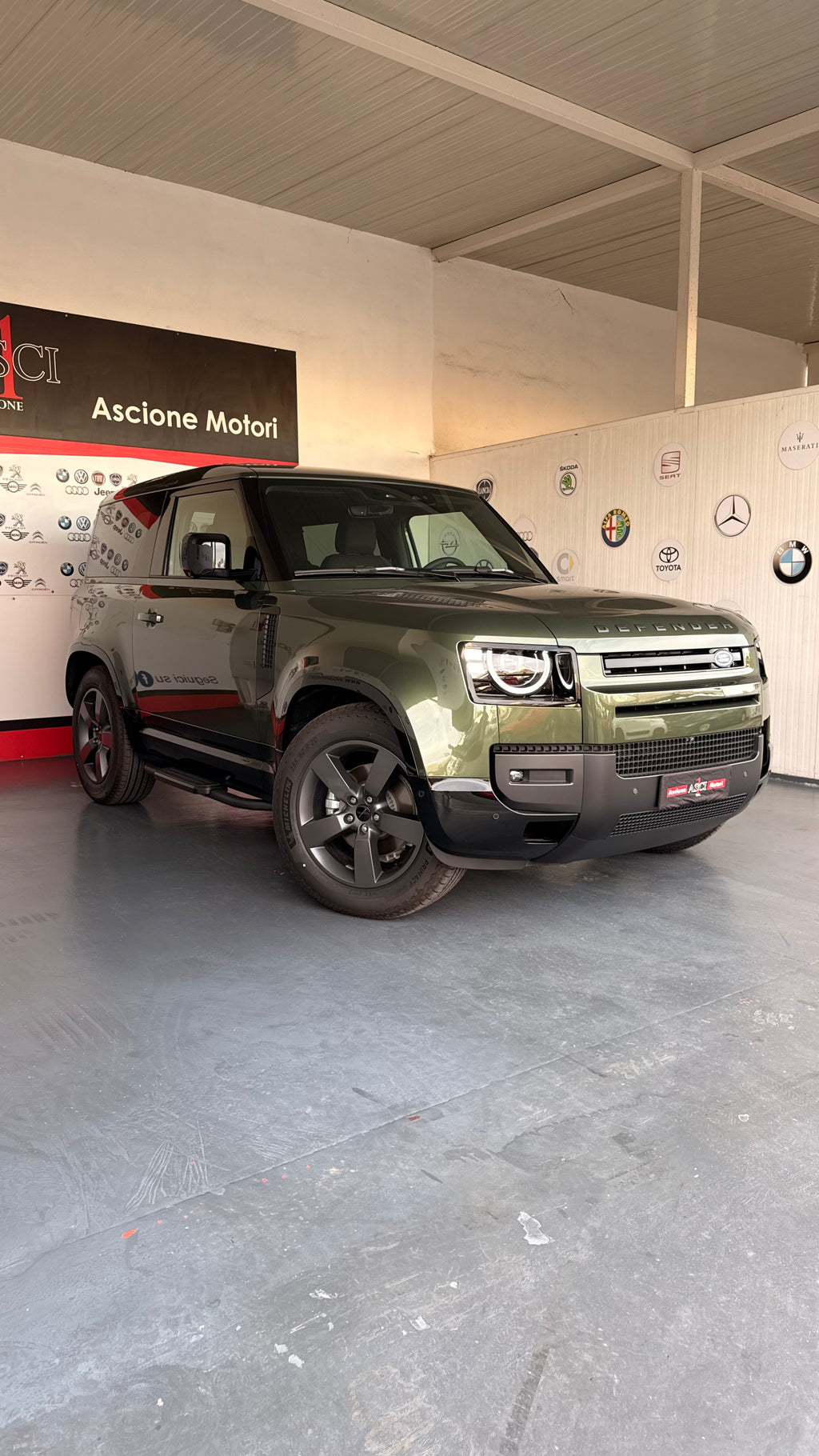Land Rover Defender Iva deducibile