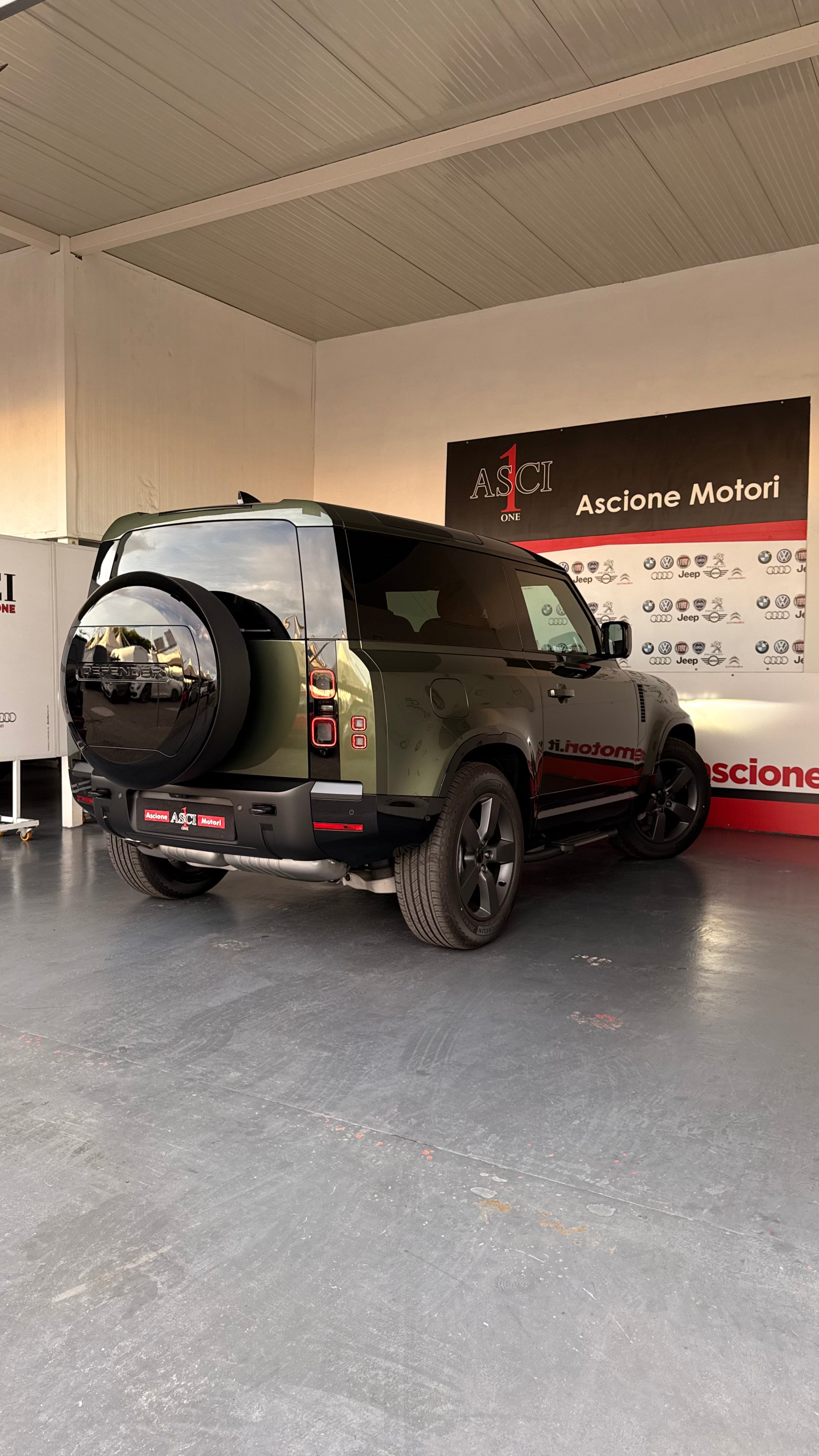 Land Rover Defender Iva deducibile