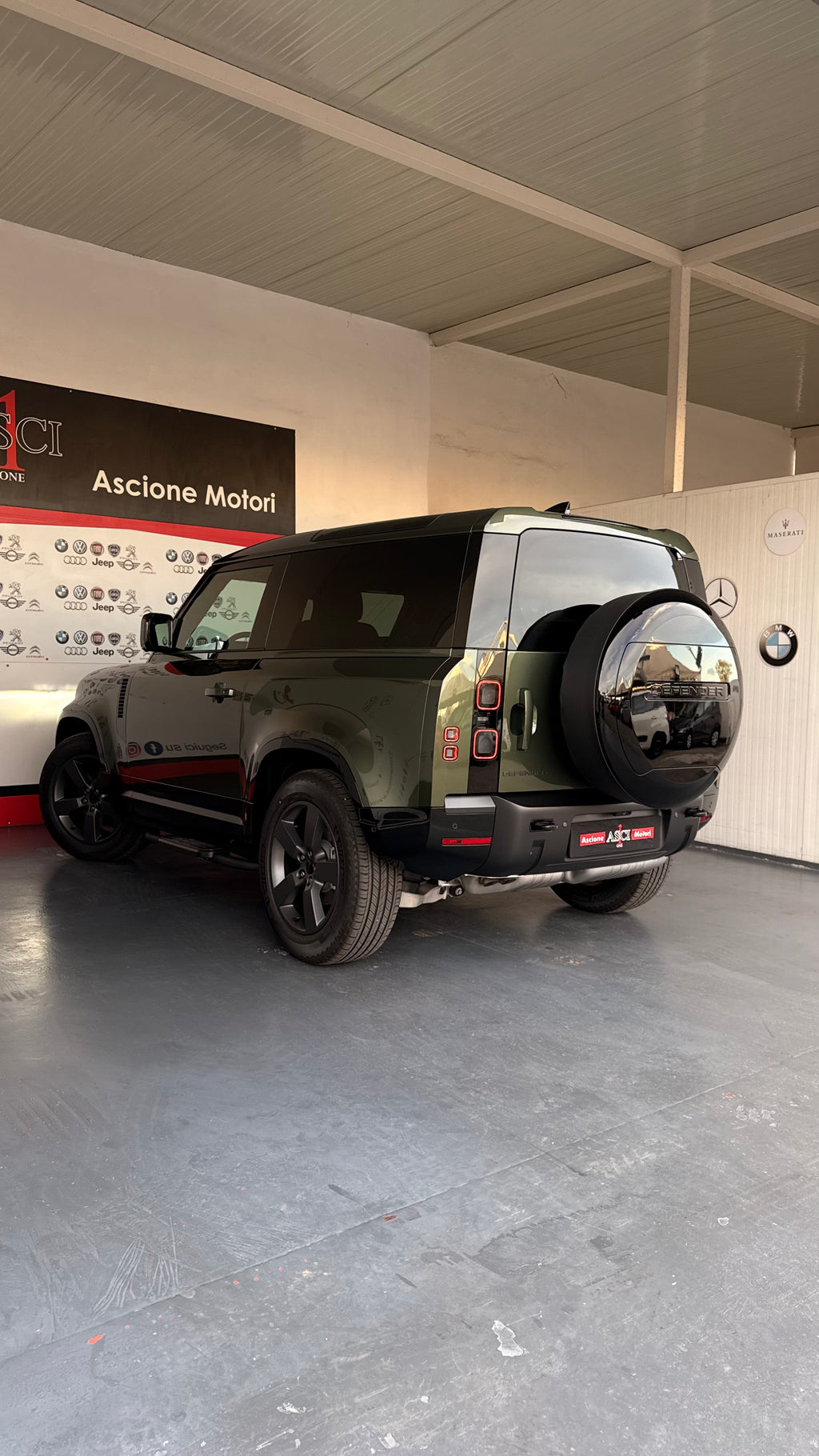 Land Rover Defender Iva deducibile