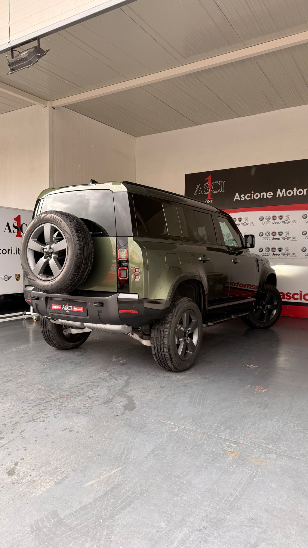 Land Rover Defender Iva deducibile