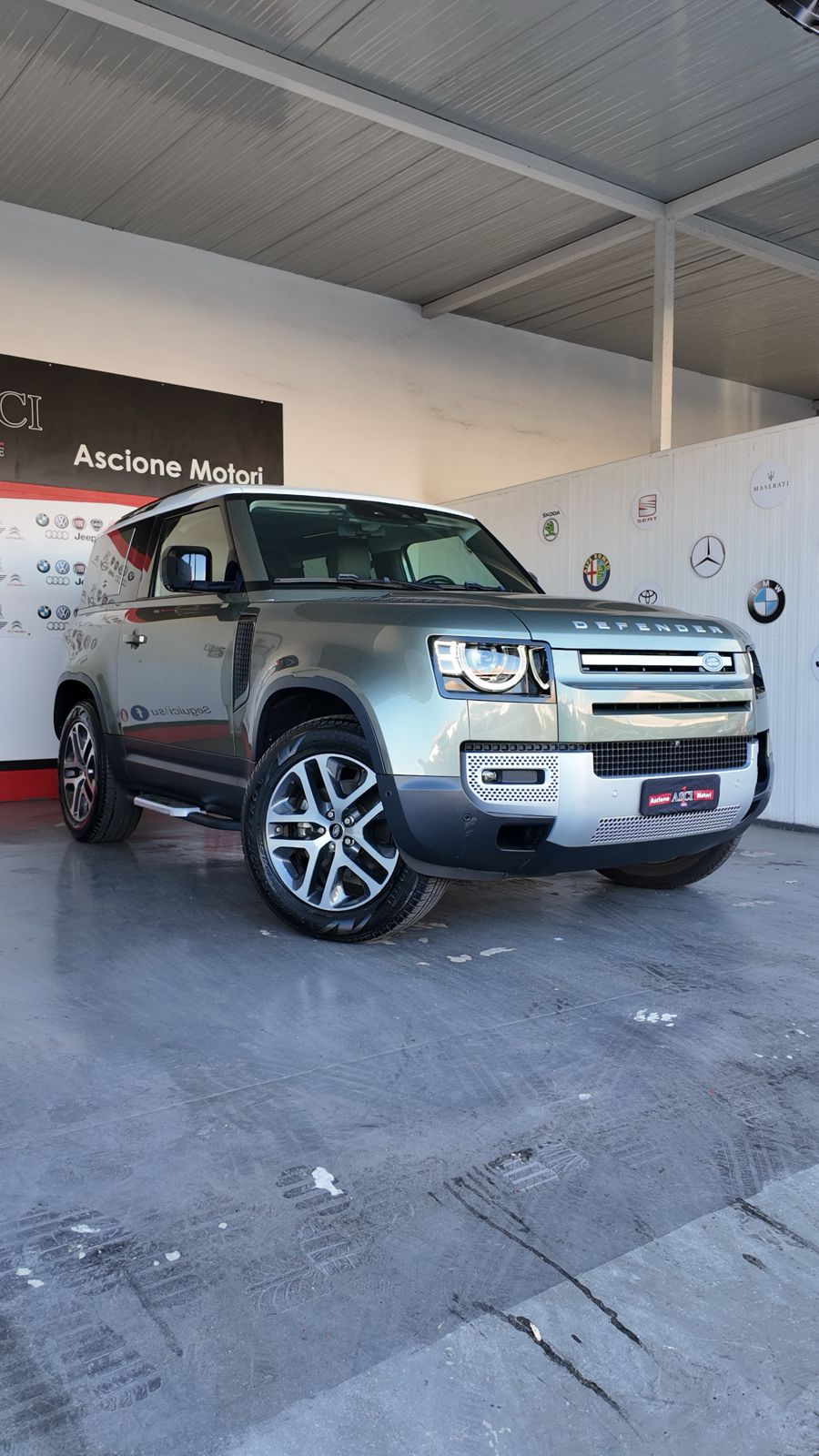 Land Rover Defender 90 X-DYNAMIC