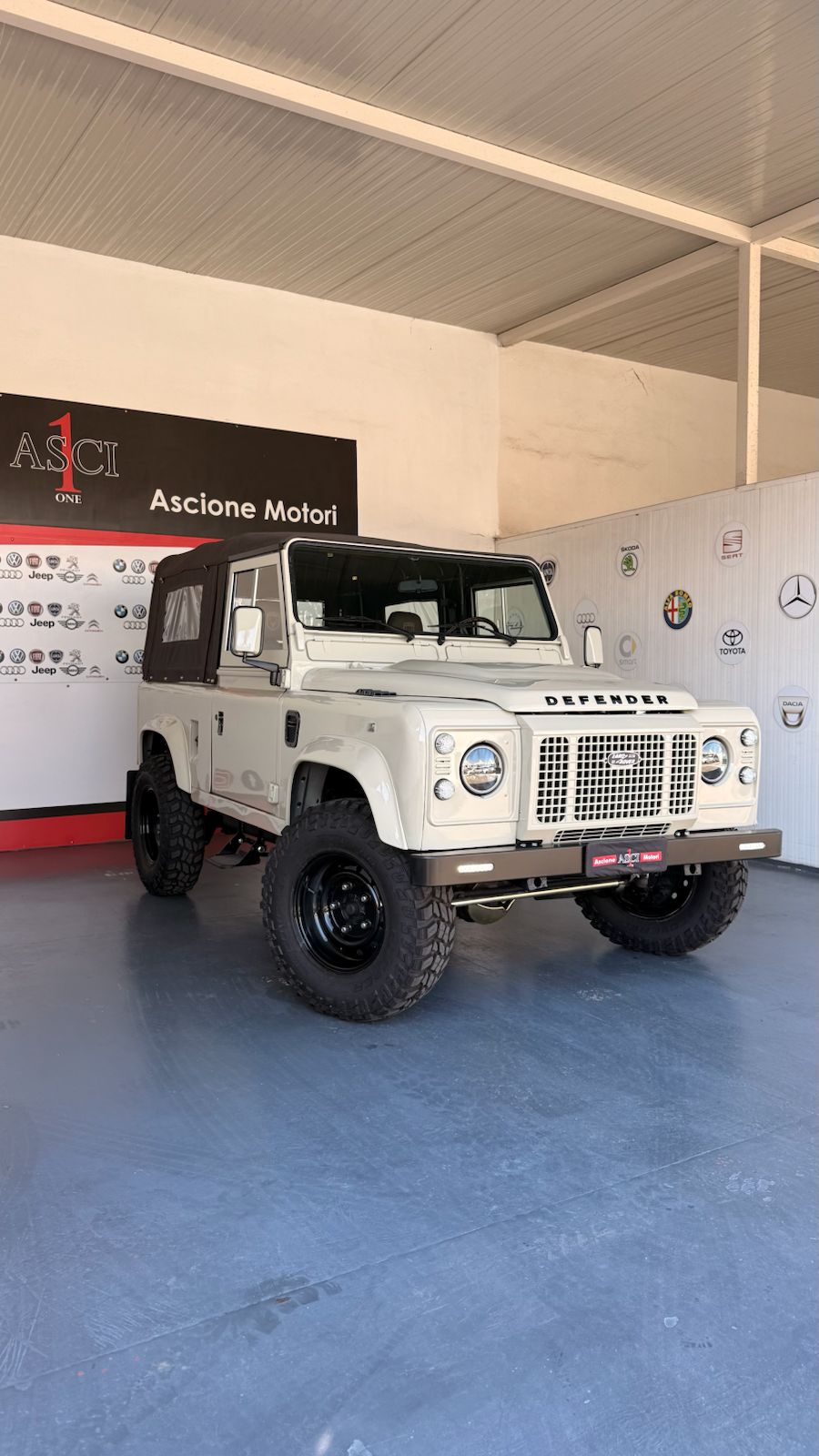 Defender 90 Sahara Dust